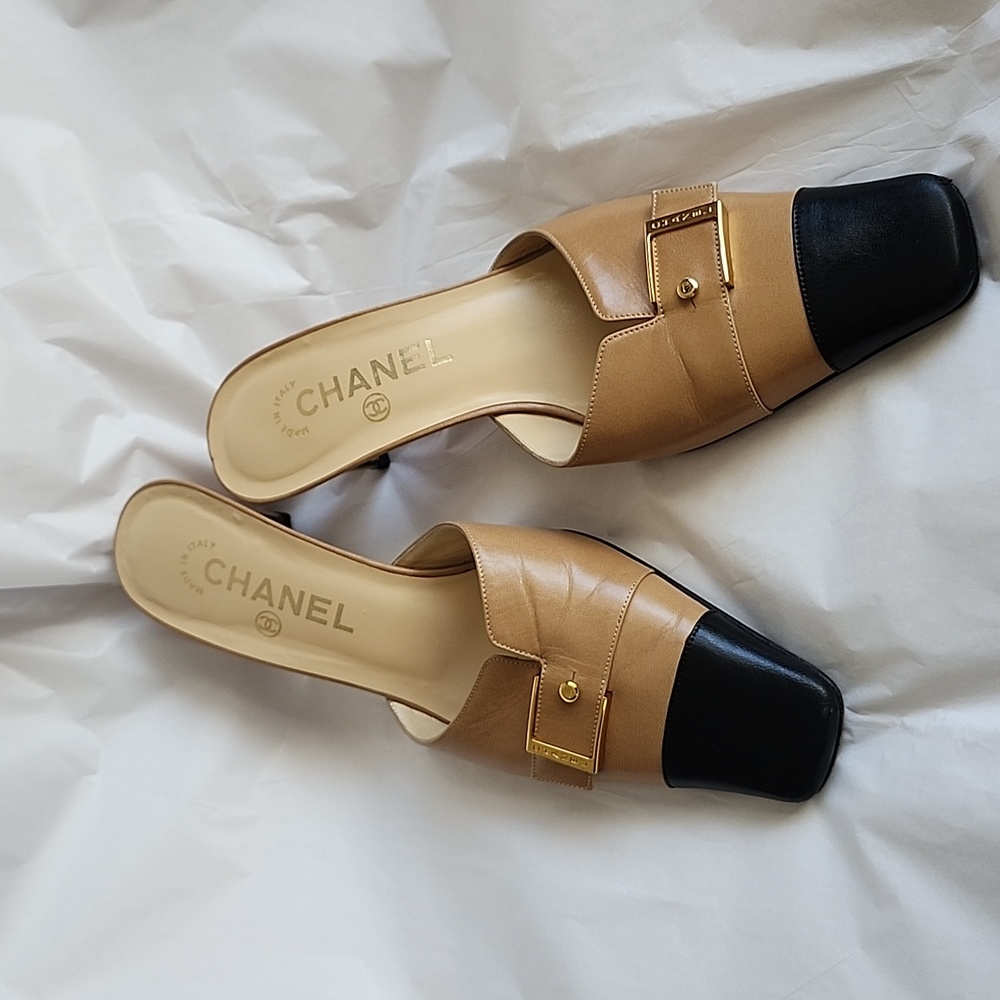Vintage CHANEL Leather Mules Slides 36.5